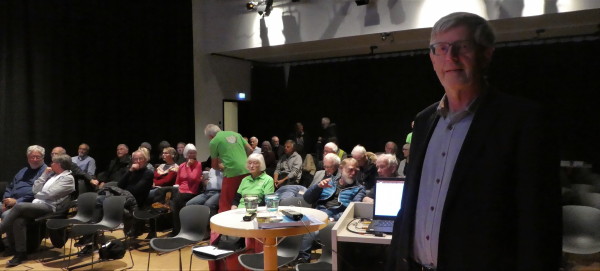 Alf Ragnar Nielssen ifør fordraget Landmåm i nord 3. okt 2019 - foto Anne Grete Mensen
