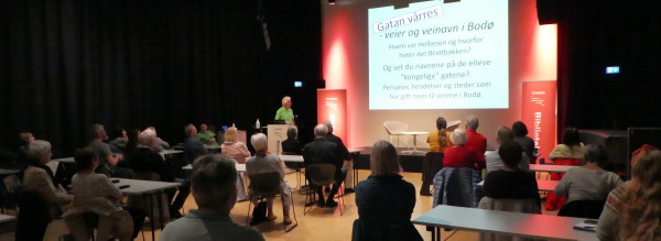 Viggo Eide med publikum i Stormen okt. 2020 - foto Anne Grete Mense