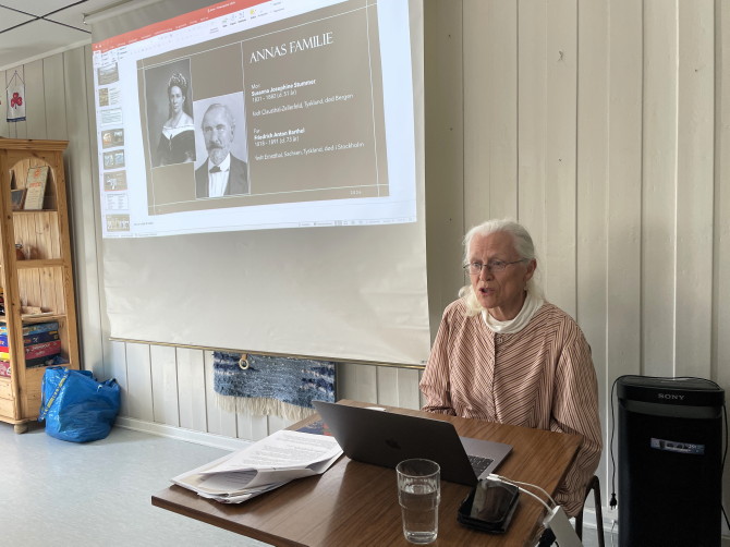 Foredrag om hjneta forlatt på Helligvær