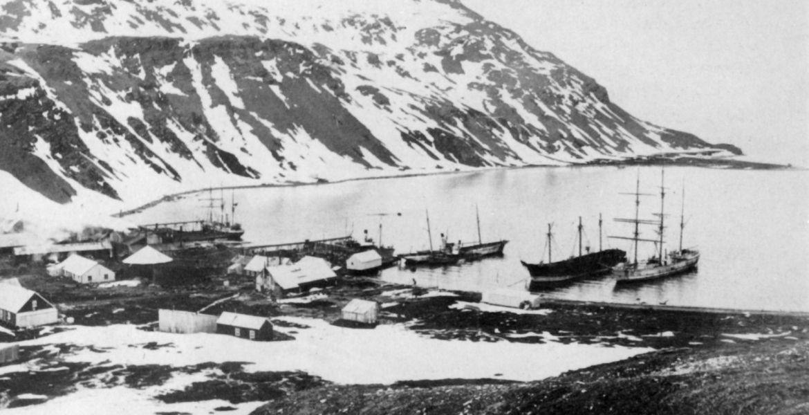 Photograph of Grytviken taken by Shackleton’s expedition in 1914; scan by Apcbg