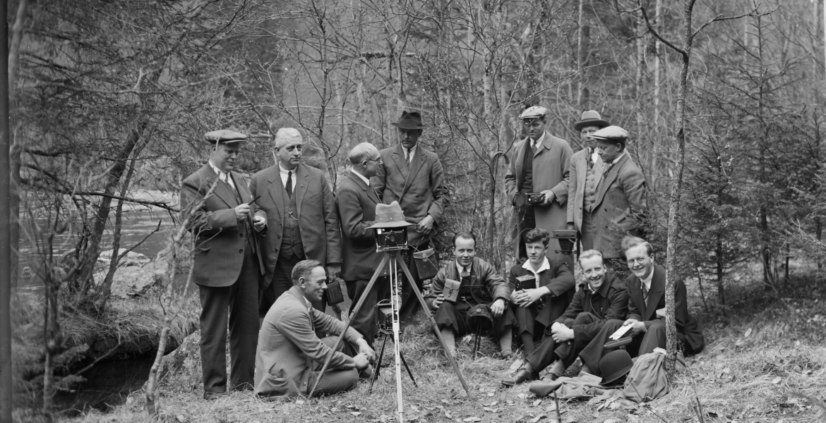 Rjukan kameraklubb på tur. Foto: Aasmund Haugen/Norsk Industriarbeidermuseum