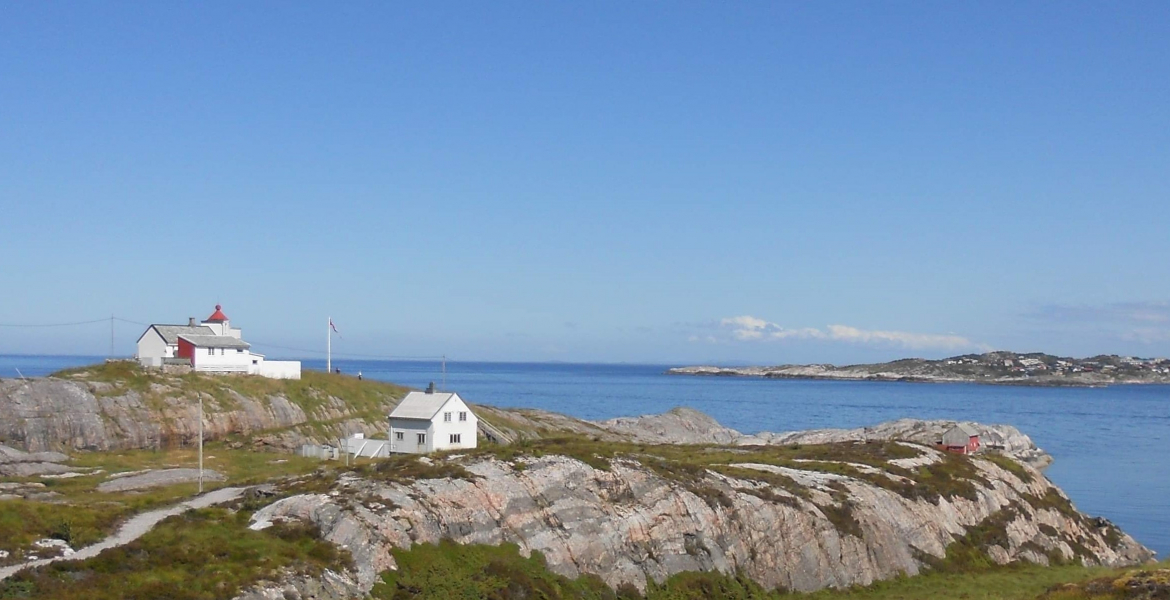 Stavneset fyr, Averøya