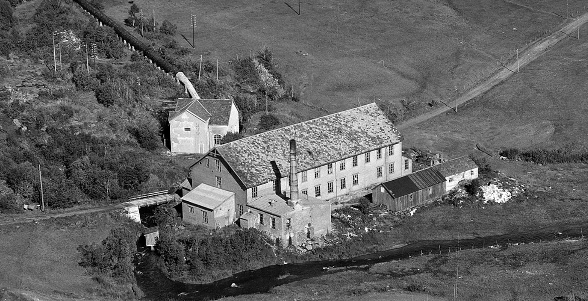 Bertnes ullvarefabrikk - fra Karl Åge Moe