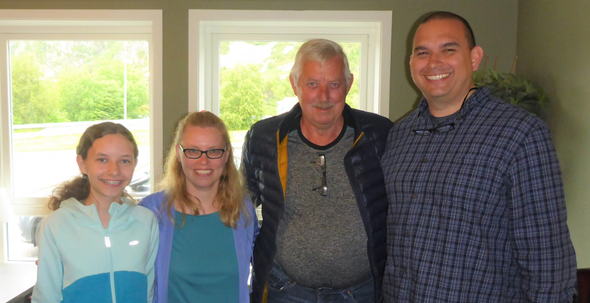 Sophia Keers-Sanches, Allison Keers-Sanchez, Ole Jønsson og Ben Sanchez. Foto: Roger R Larsen